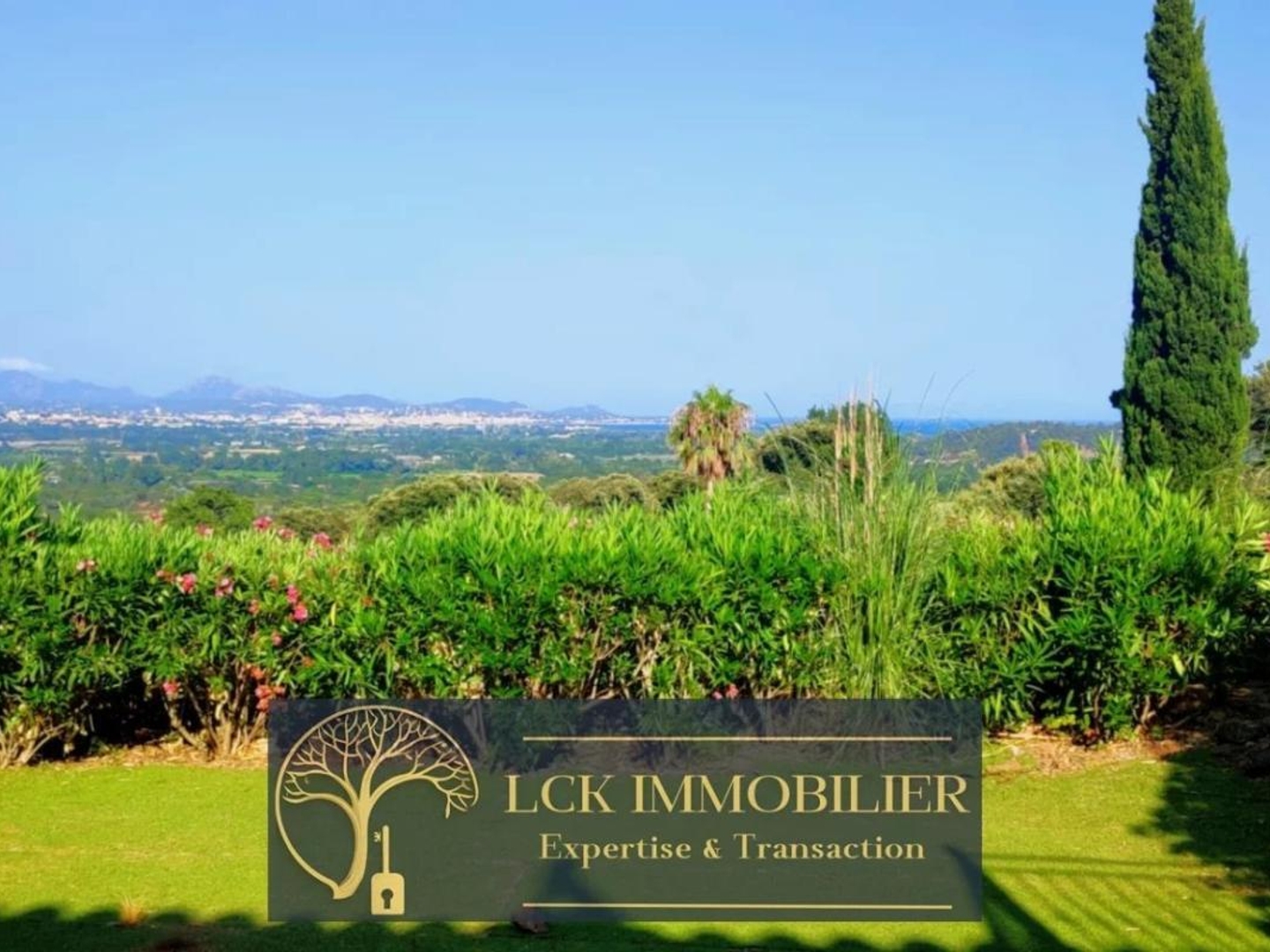 Maison à vendre - 5 pièces - 96m2 - Roquebrune-Sur-Ar... (83520)