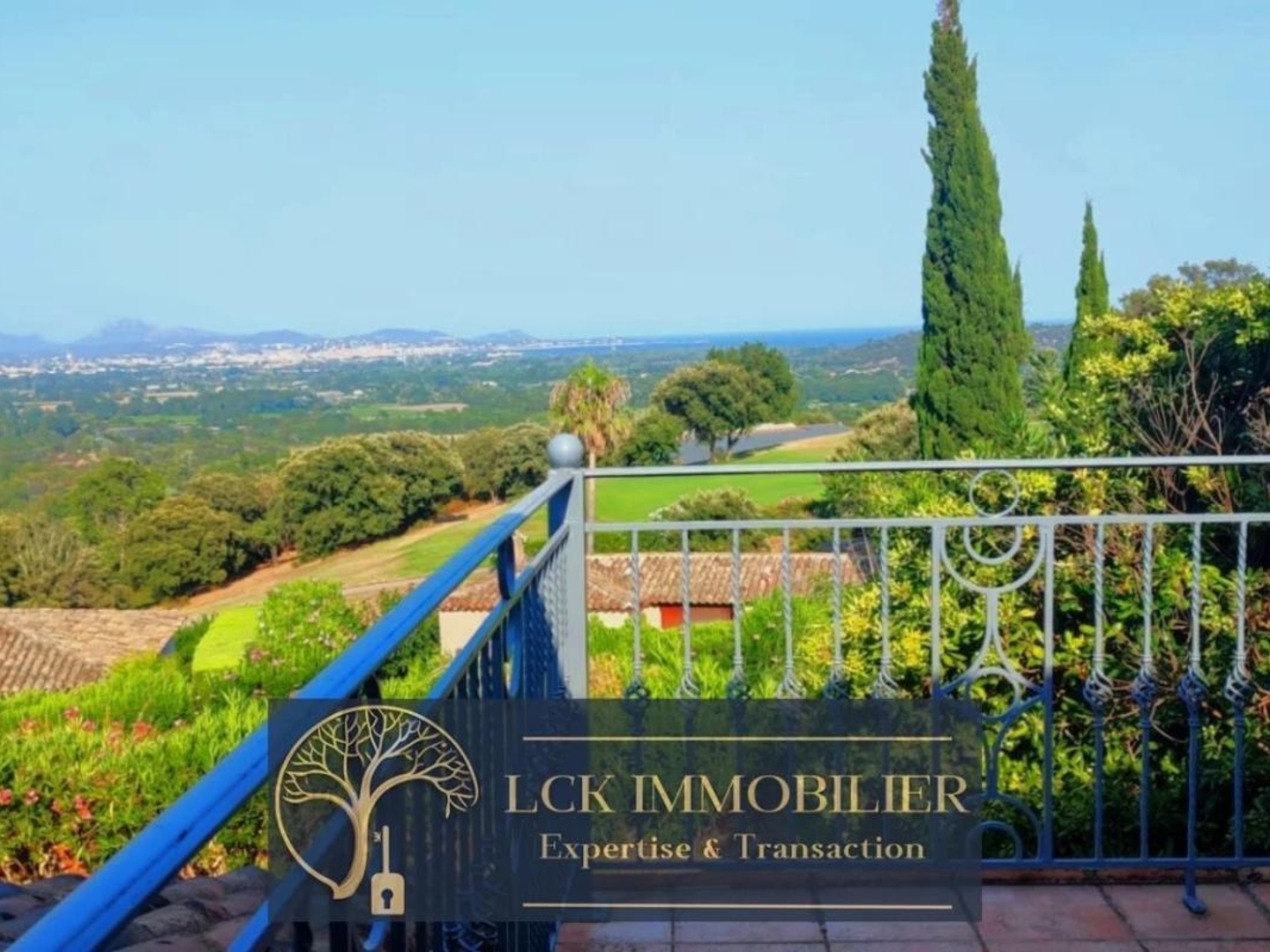 Maison à vendre - 5 pièces - 96m2 - Roquebrune-Sur-Ar... (83520)