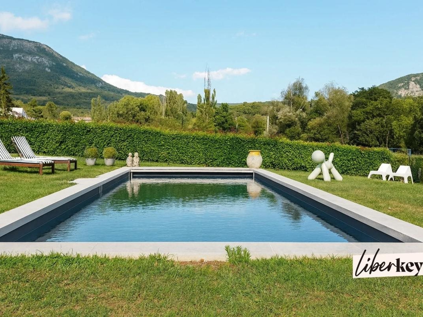 Maison avec piscine et vue dégagée en vente à La Roque-Esclapon