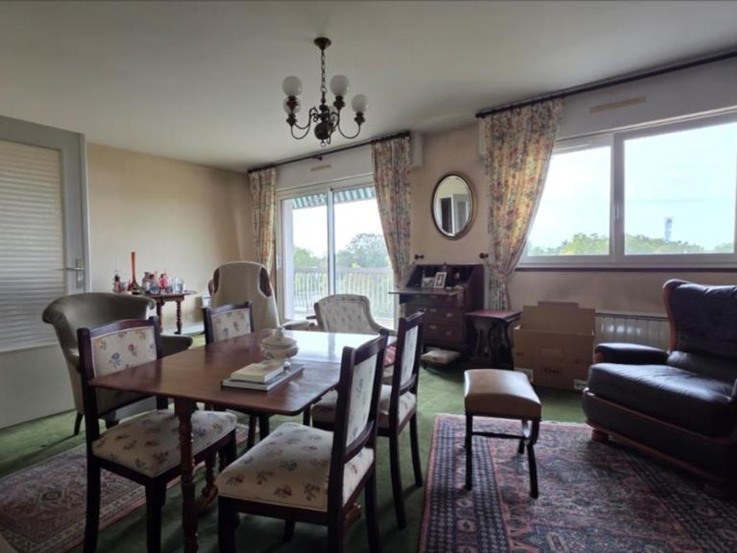 Appartement à vendre - 4 pièces - 118m2 - Châteauroux (36000)