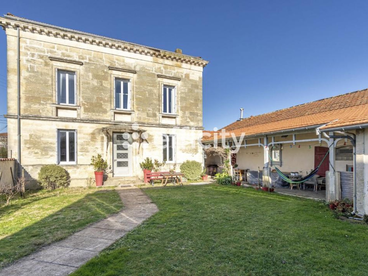 Maison 9 pièces 245 m²