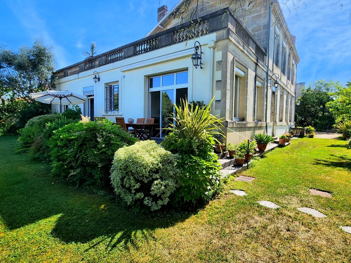 Maison à vendre - 8 pièces - 330m2 - Bordeaux (33000)