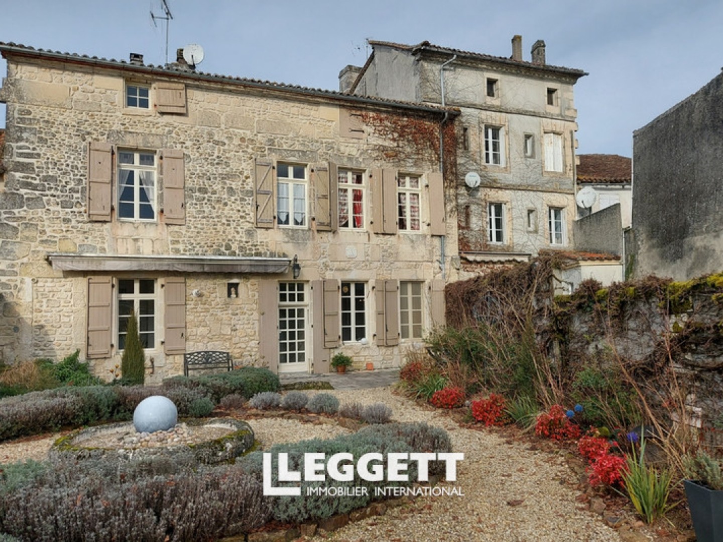 maison 6 pièce(s), VILLEBOIS-LAVALETTE