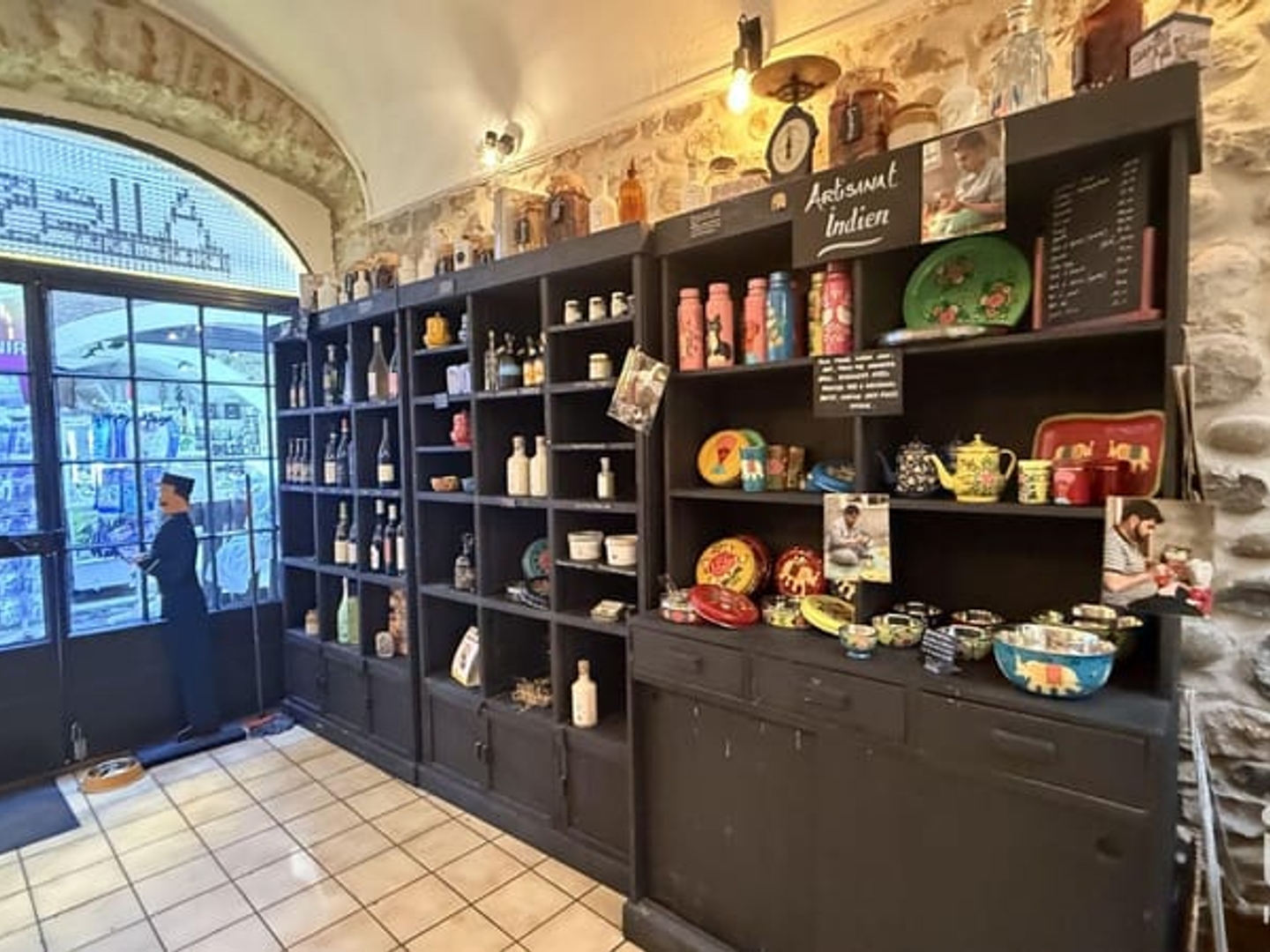 Magasin à vendre - 100m2 - Vallon-Pont-D'arc (07150)