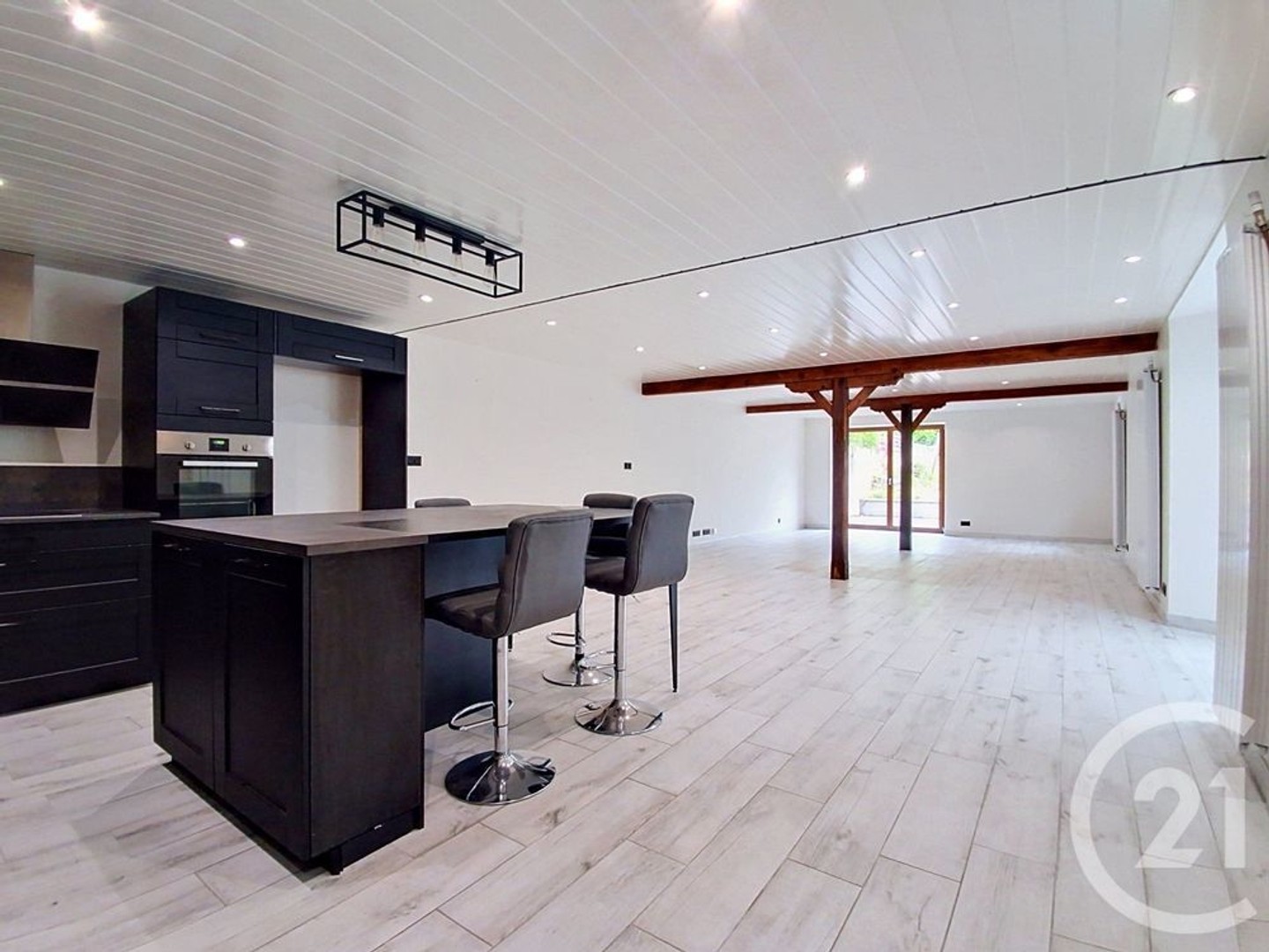 Maison 6 pièces 230 m²