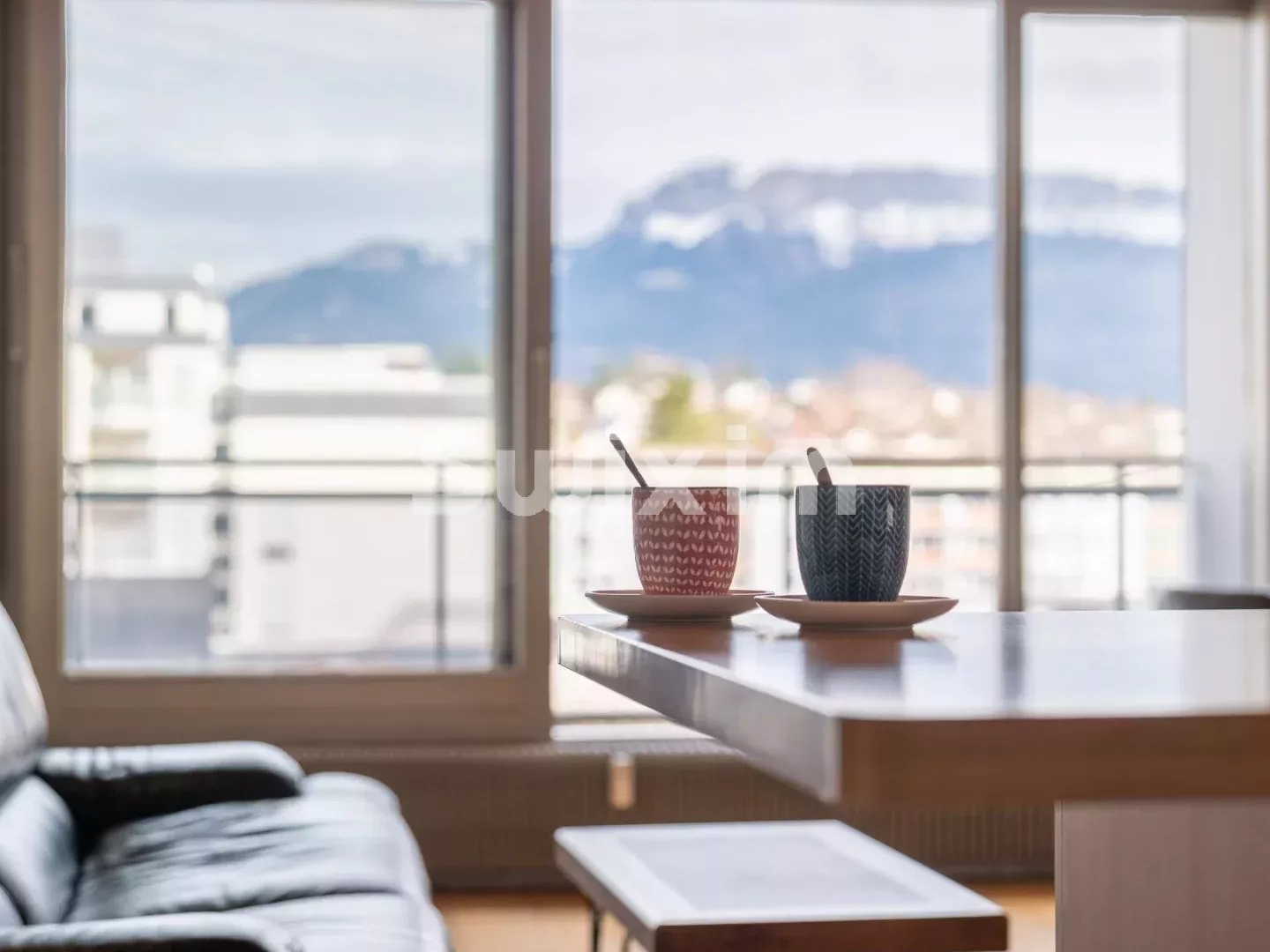 Vue montagne: appartement spacieux et lumineux