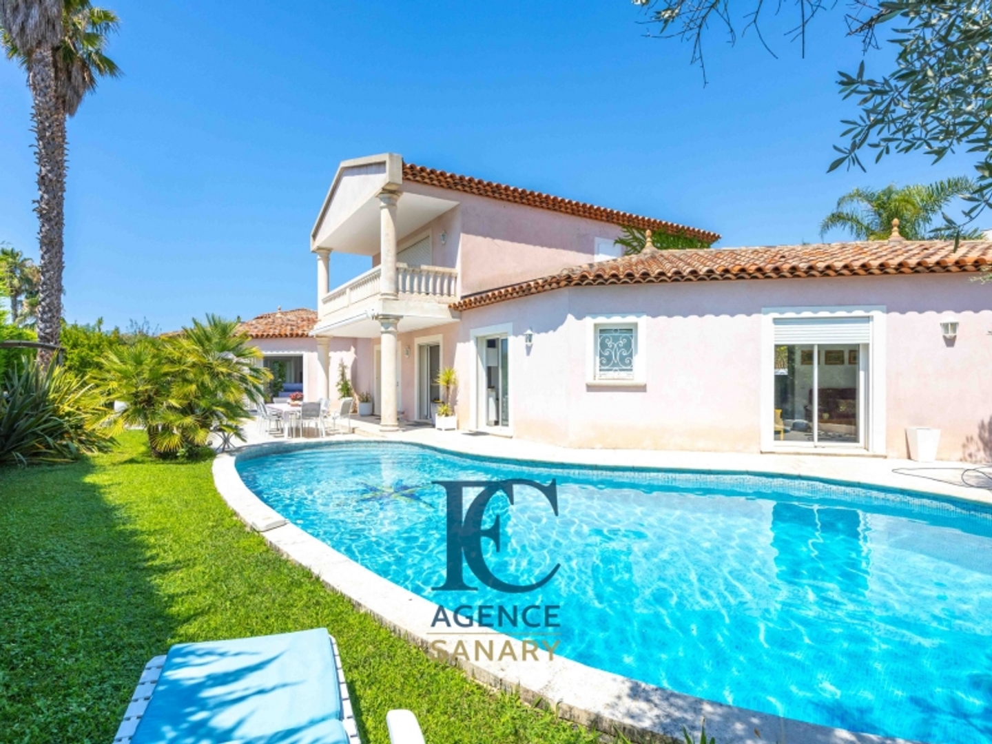 Maison à vendre - 7 pièces - 230m2 - Sanary-Sur-Mer (83110)