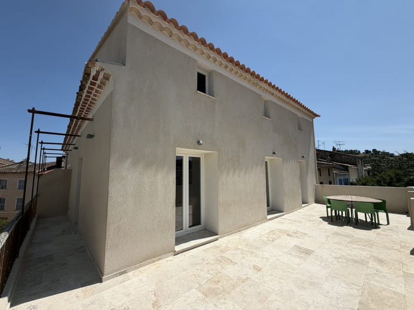 Appartement à vendre - 4 pièces - 92m2 - Le Beausset (83330)
