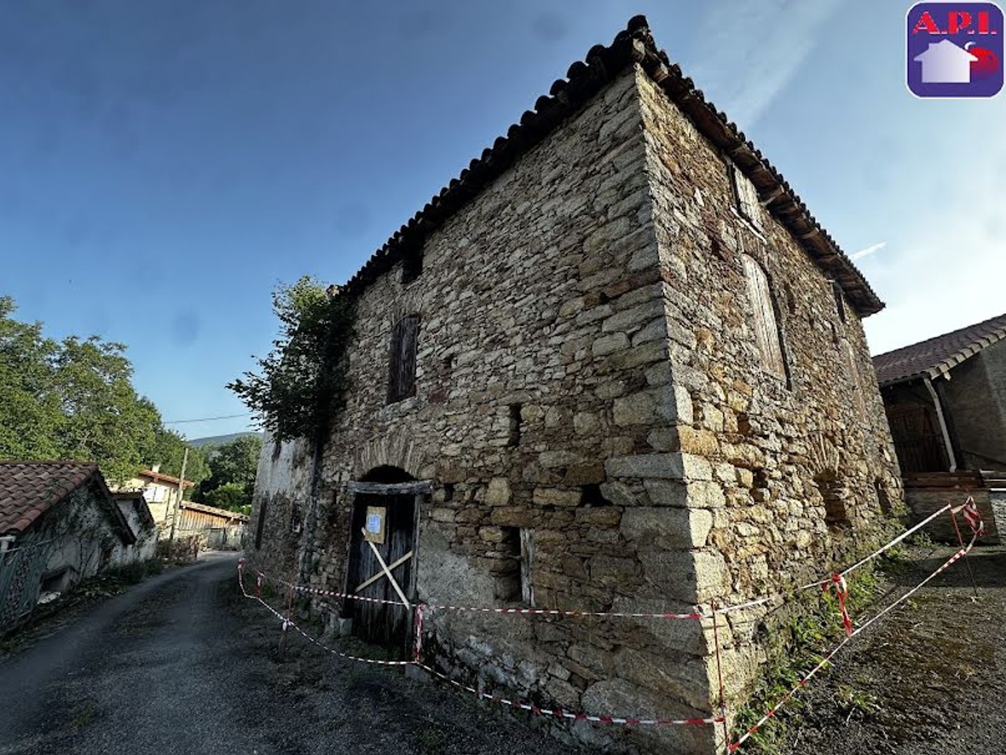 Maison à vendre - 2 pièces - 125m2 - La Bastide-De-Sérou (09240)