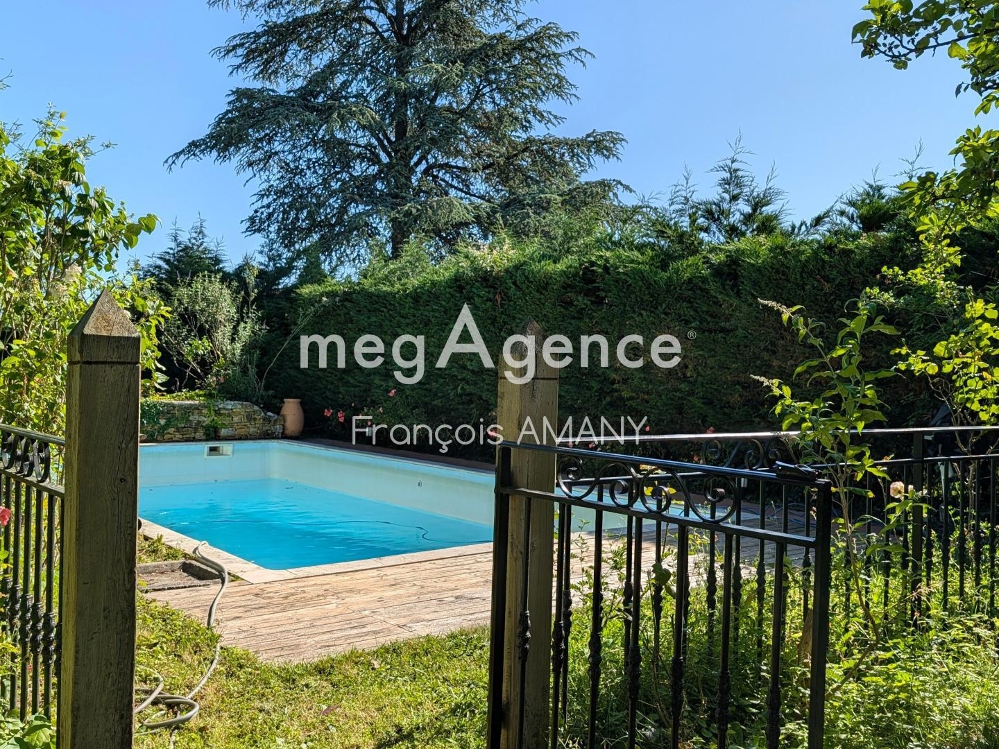 Maison à vendre - 8 pièces - 250m2 - Dommartin (69380)