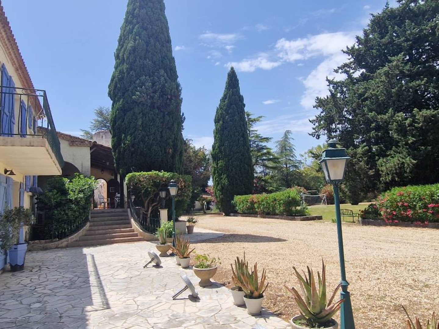 Maison à vendre - 570m2 - Montpellier (34000)