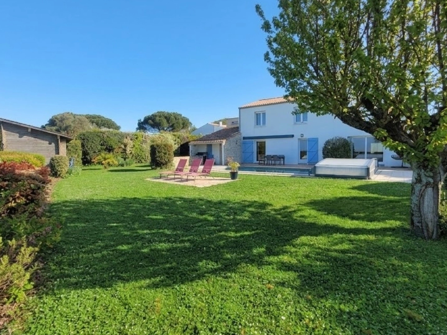 Maison à vendre - 7 pièces - 175m2 - L'houmeau (17137)