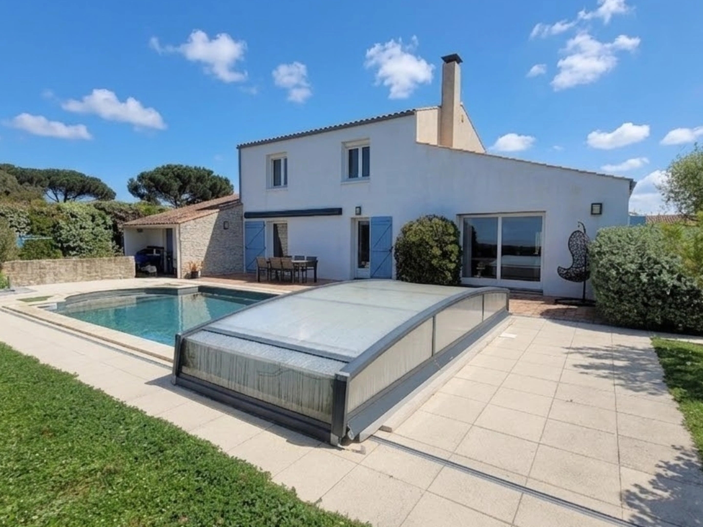Maison à vendre - 7 pièces - 175m2 - L'houmeau (17137)