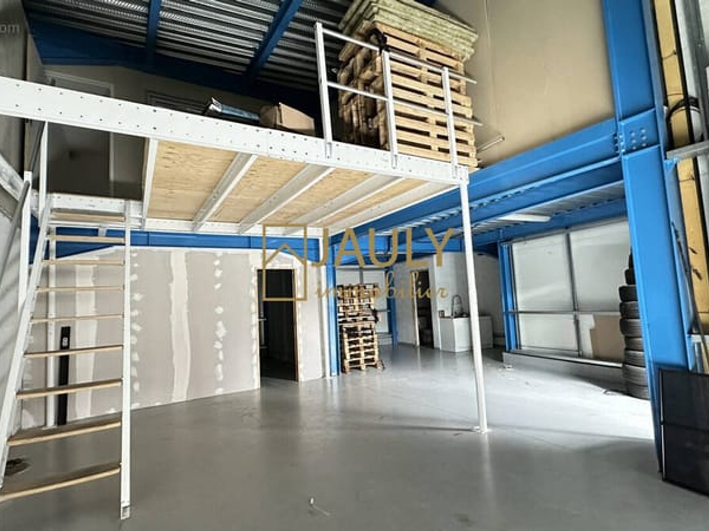 Magasin à vendre - 210m2 - Villenoy (77124)