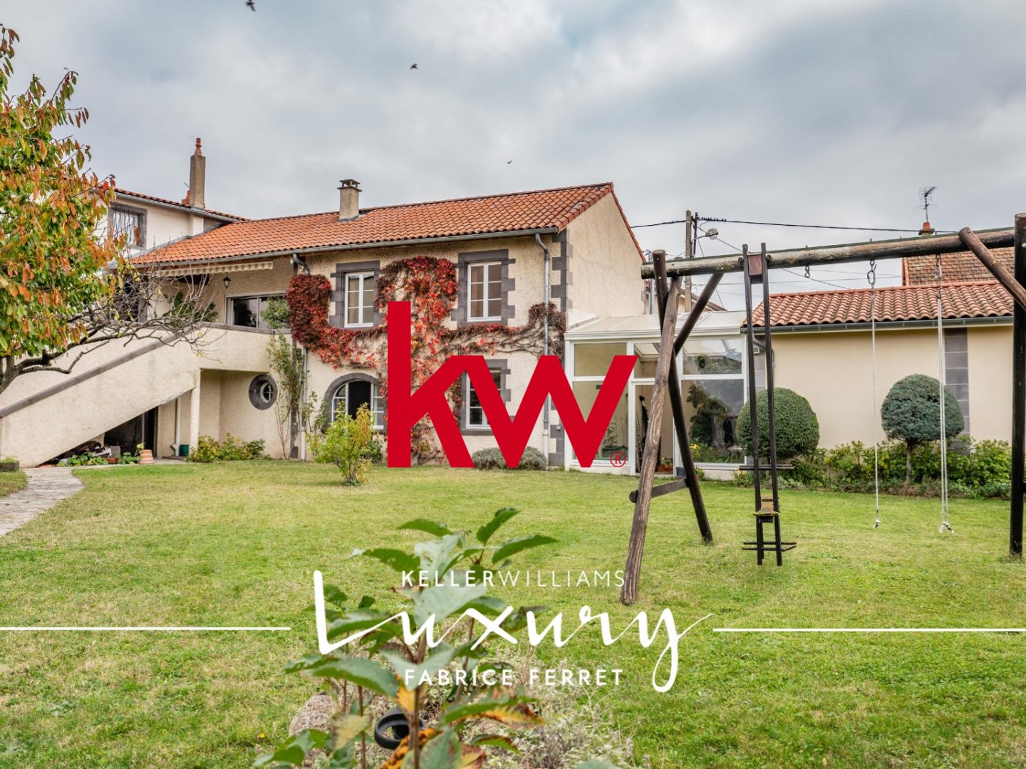 Immeuble à vendre - 11 pièces - 326m2 - Pont-Du-Château (63430)