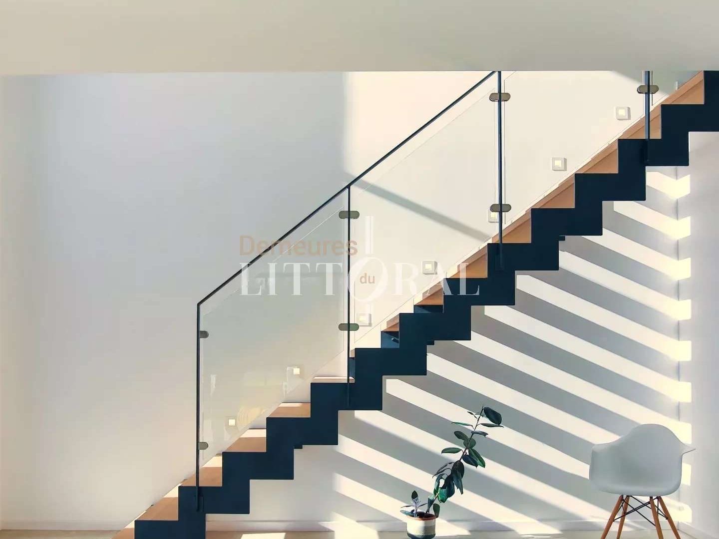 Maison 13 pièces 311 m²