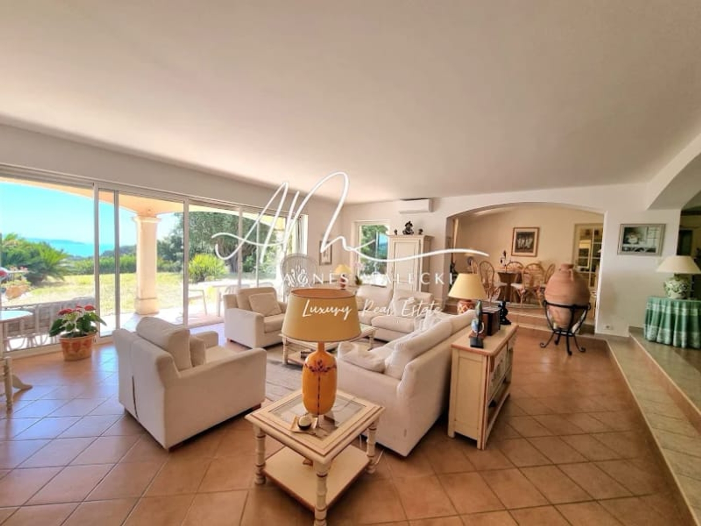 Maison à vendre - 5 pièces - 207m2 - Cavalaire-Sur-Mer (83240)