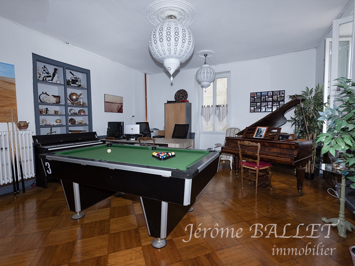 Maison 10 pièces 241 m²