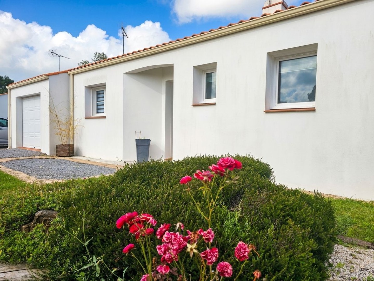 Maison individuelle 121 m² – 3 chambres – Garage – Terrain clos