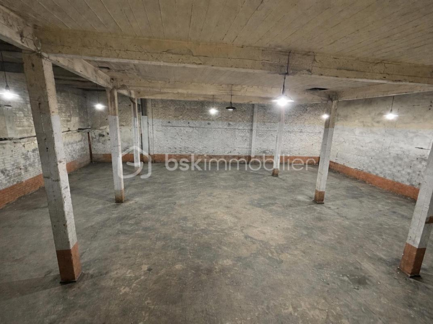 RARE À ATHIS-MONS 640 M² 7,15 M DE HAUTEUR ACCÈS PL RER C/D À 3 MIN