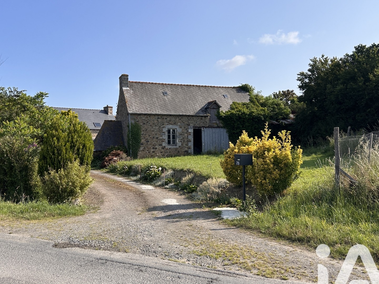 Local 1 pièce 90 m²