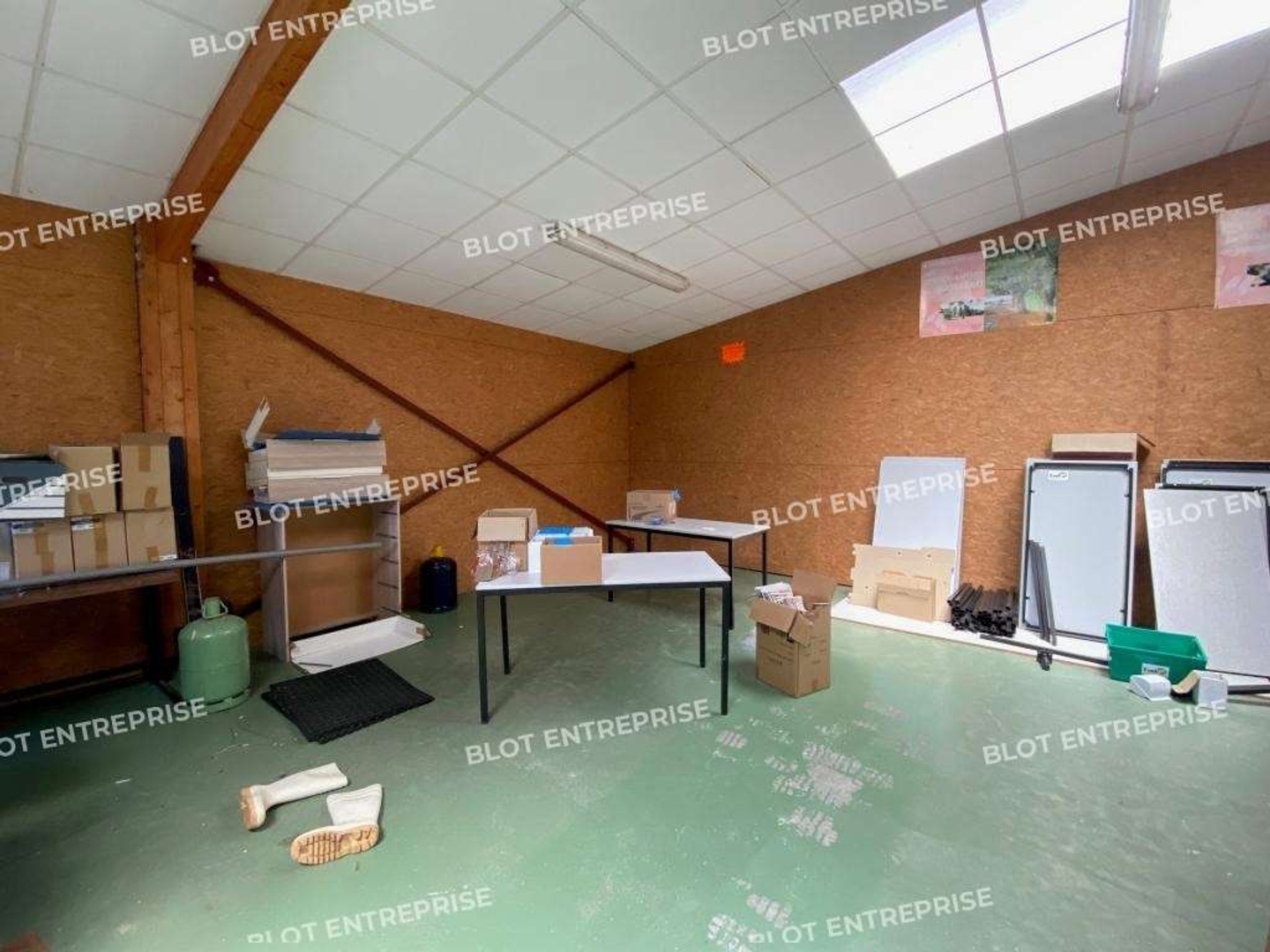 À vendre locaux d'activités 269m² à Châteaulin