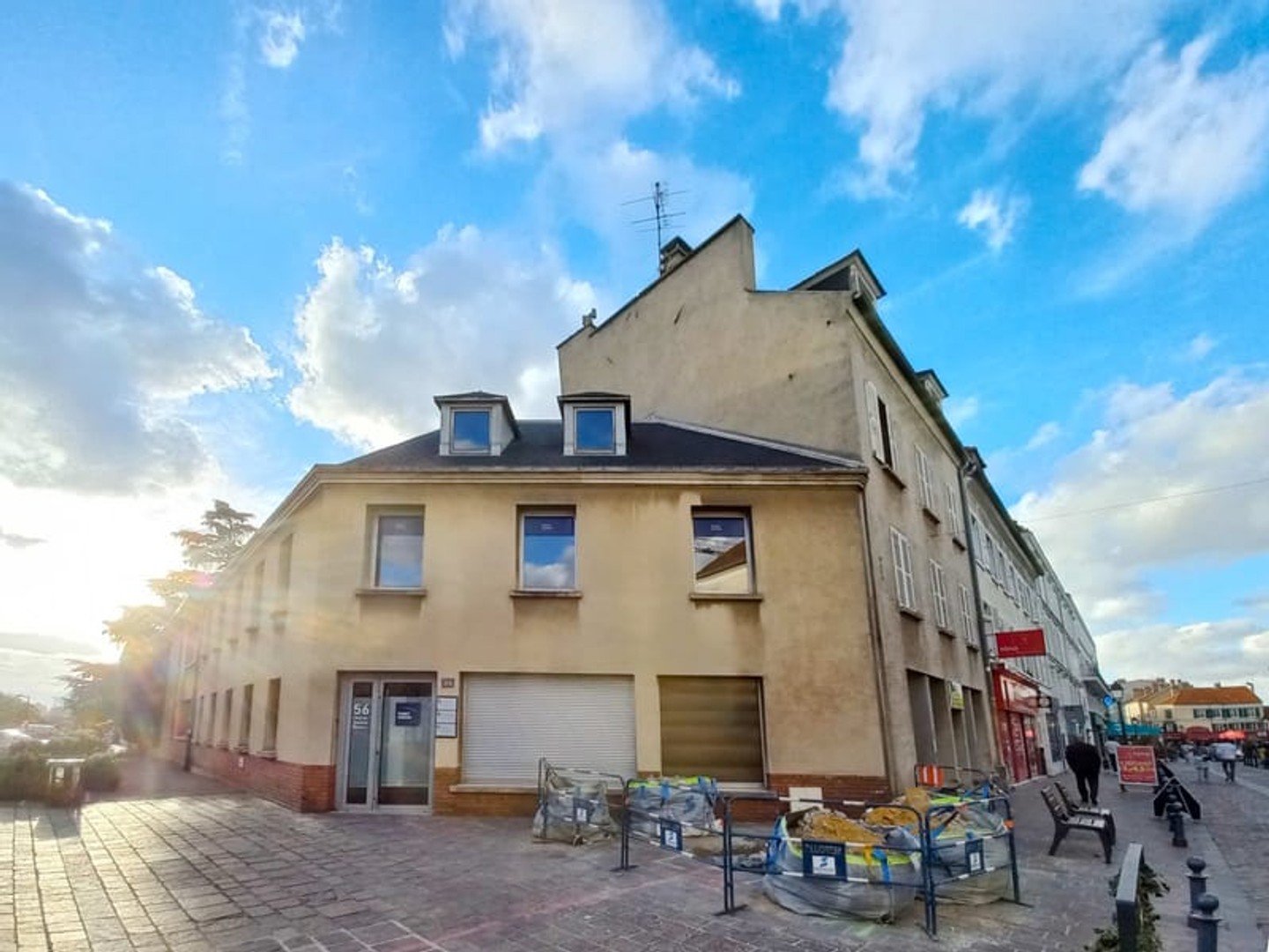 Local commercial 581 m²