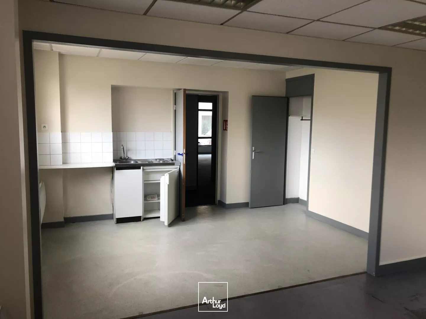 Locaux à vendre - 214m2 - Beauvais (60000)