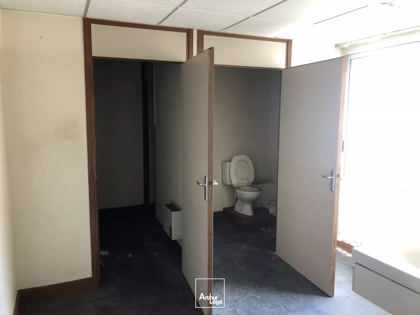 Locaux à vendre - 214m2 - Beauvais (60000)