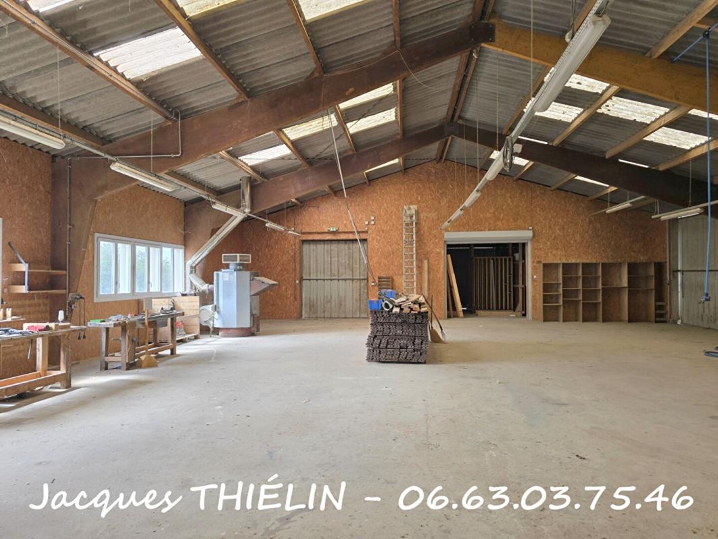 Locaux à vendre - 9 pièces - 530m2 - Longué-Jumelles (49160)