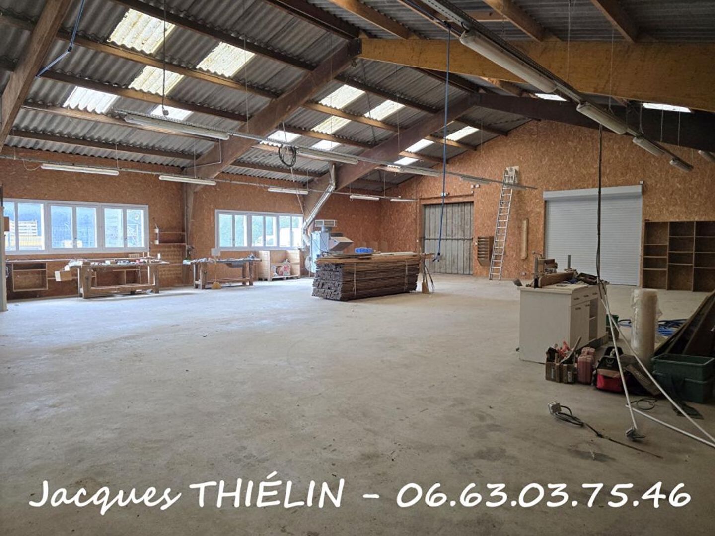 Locaux à vendre - 9 pièces - 530m2 - Longué-Jumelles (49160)