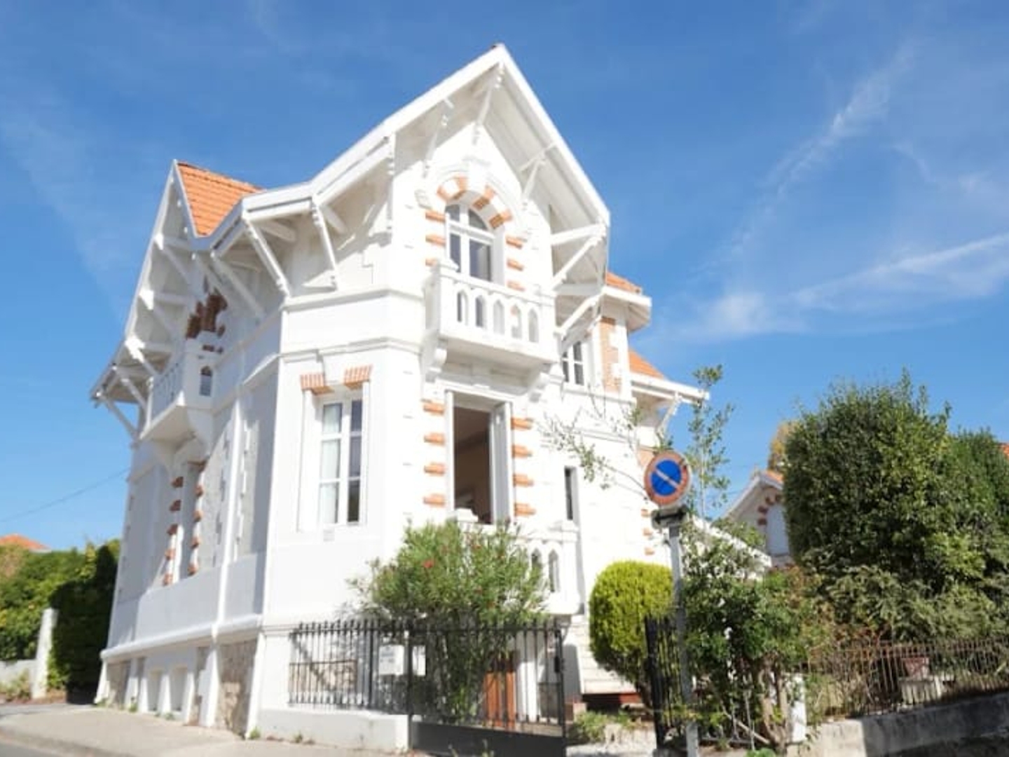 Maison à vendre - 7 pièces - 185m2 - Vaux-Sur-Mer (17640)