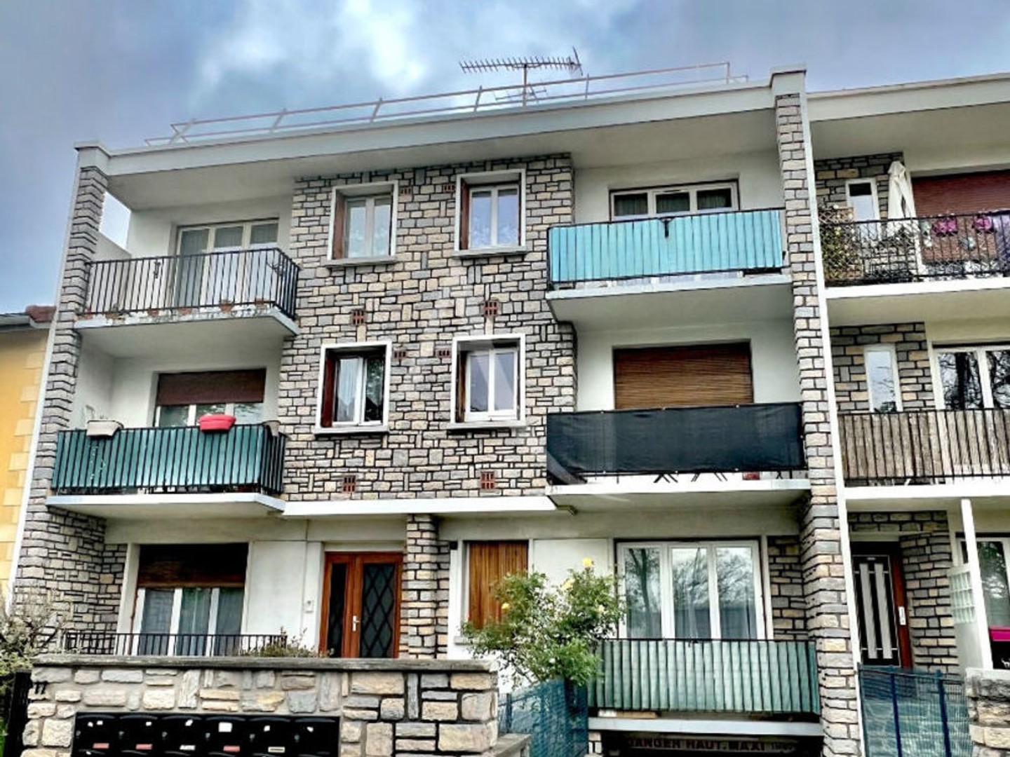 Box en sous-sol 1 voiture Chevilly Larue proche métro ligne 14 L'Haÿ les Roses