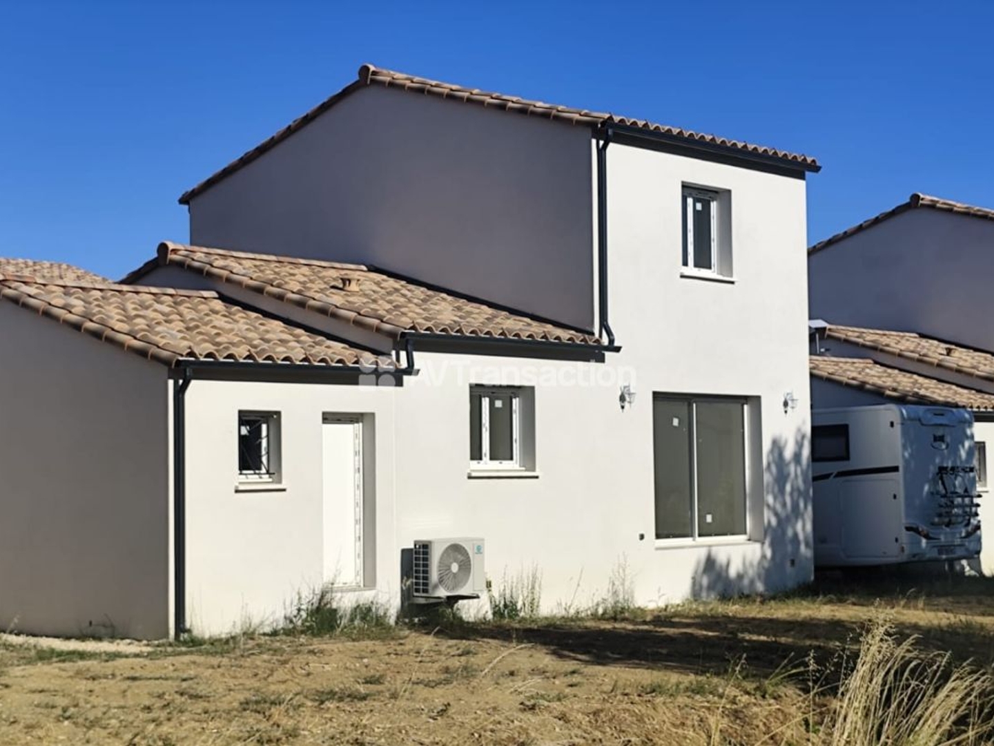 Maison neuf, 3 chambres, 2 salles d'eau, au calme, proche centre