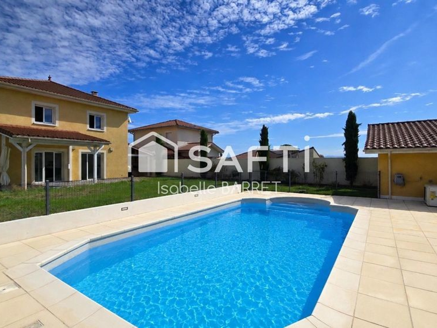 Coup de coeur assuré : Maison familiale avec piscine
