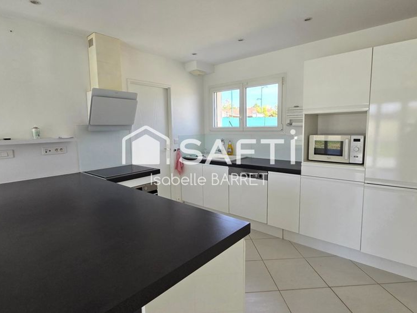 Maison à vendre - 4 pièces - 115m2 - Bourg-Saint-Chris... (01800)