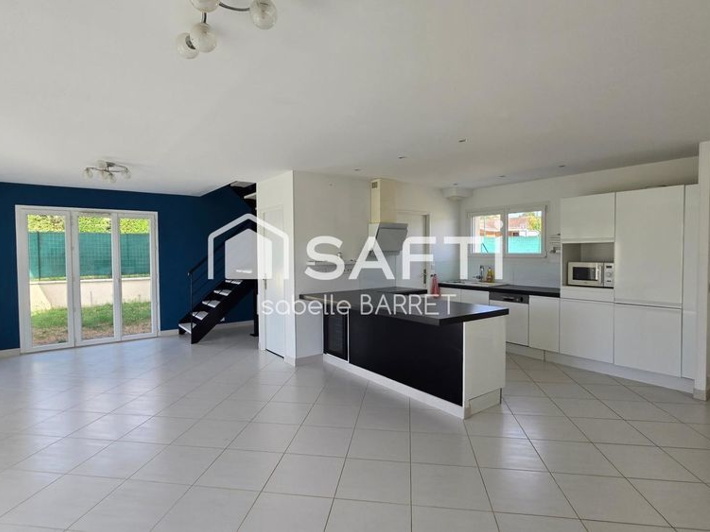 Maison à vendre - 4 pièces - 115m2 - Bourg-Saint-Chris... (01800)