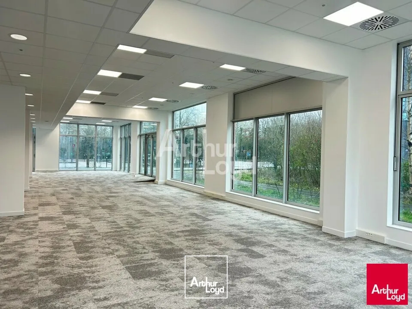 Immeuble à vendre - 247m2 - Saint-Jacques-De-... (35136)