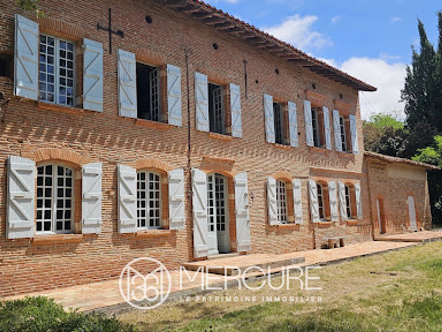 Propriété 7 pièces 213 m²
