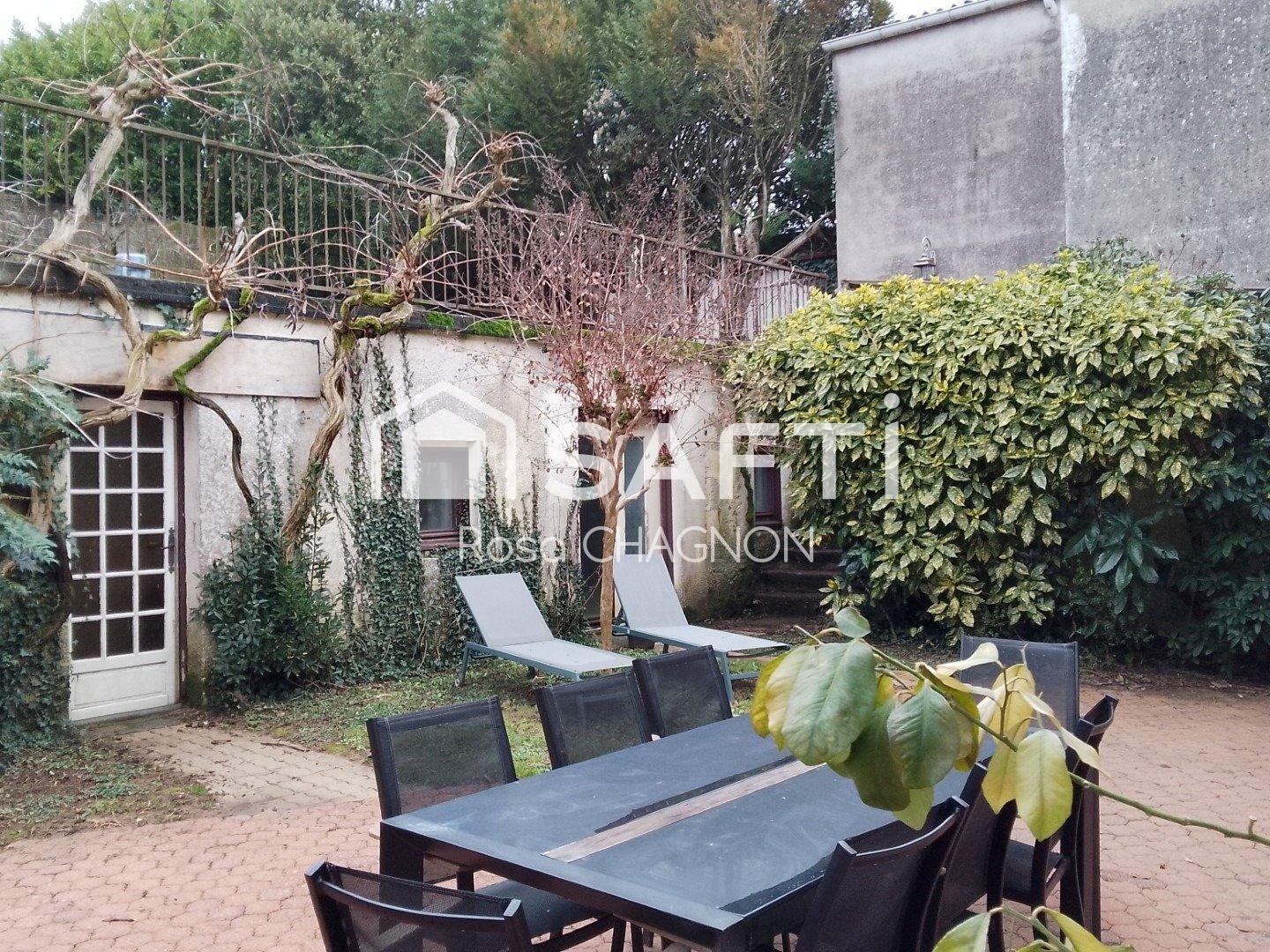 Maison à vendre - 8 pièces - 230m2 - La Châtaigneraie (85120)