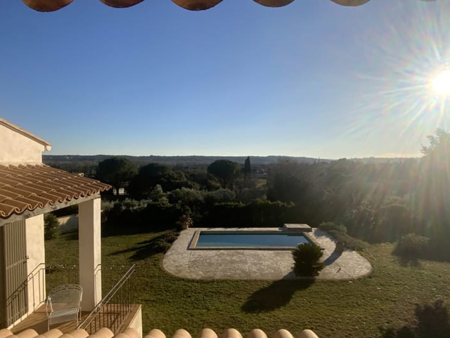 Villa avec piscine et sa vue imprenable.