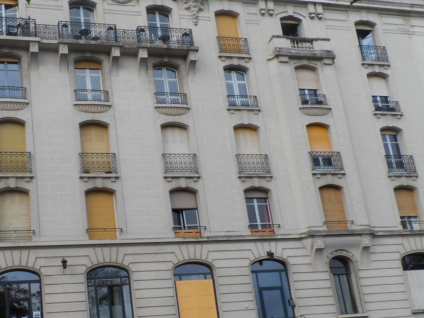 Appartement à vendre - 5 pièces - 106m2 - Néris-Les-Bains (03310)