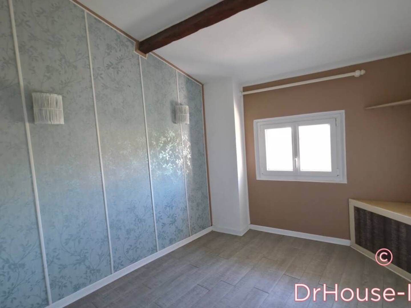 Parking / garage / box à vendre - 60m2 - Néoules (83136)