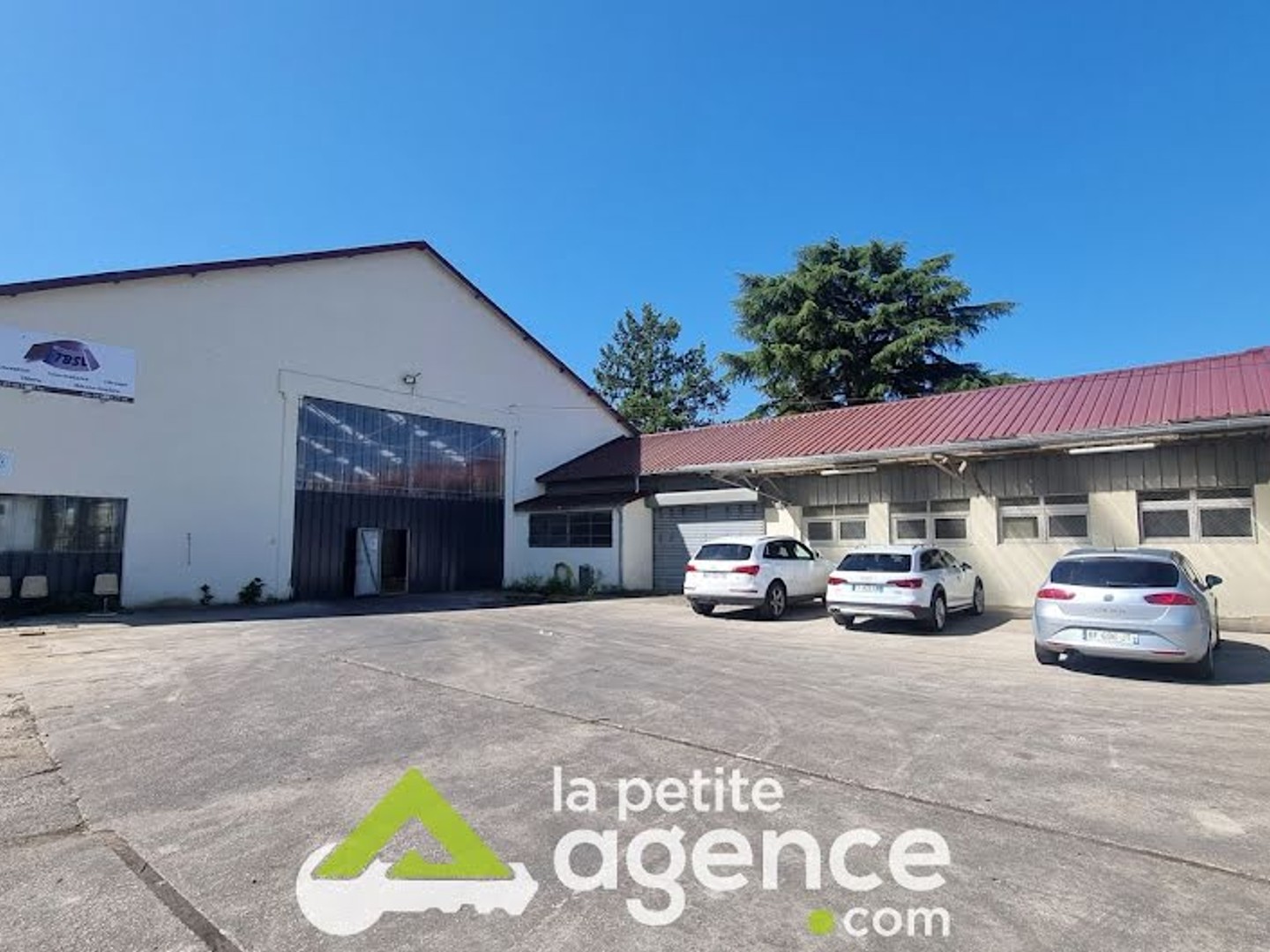 Bureaux à vendre - 1700m2 - Vierzon (18100)