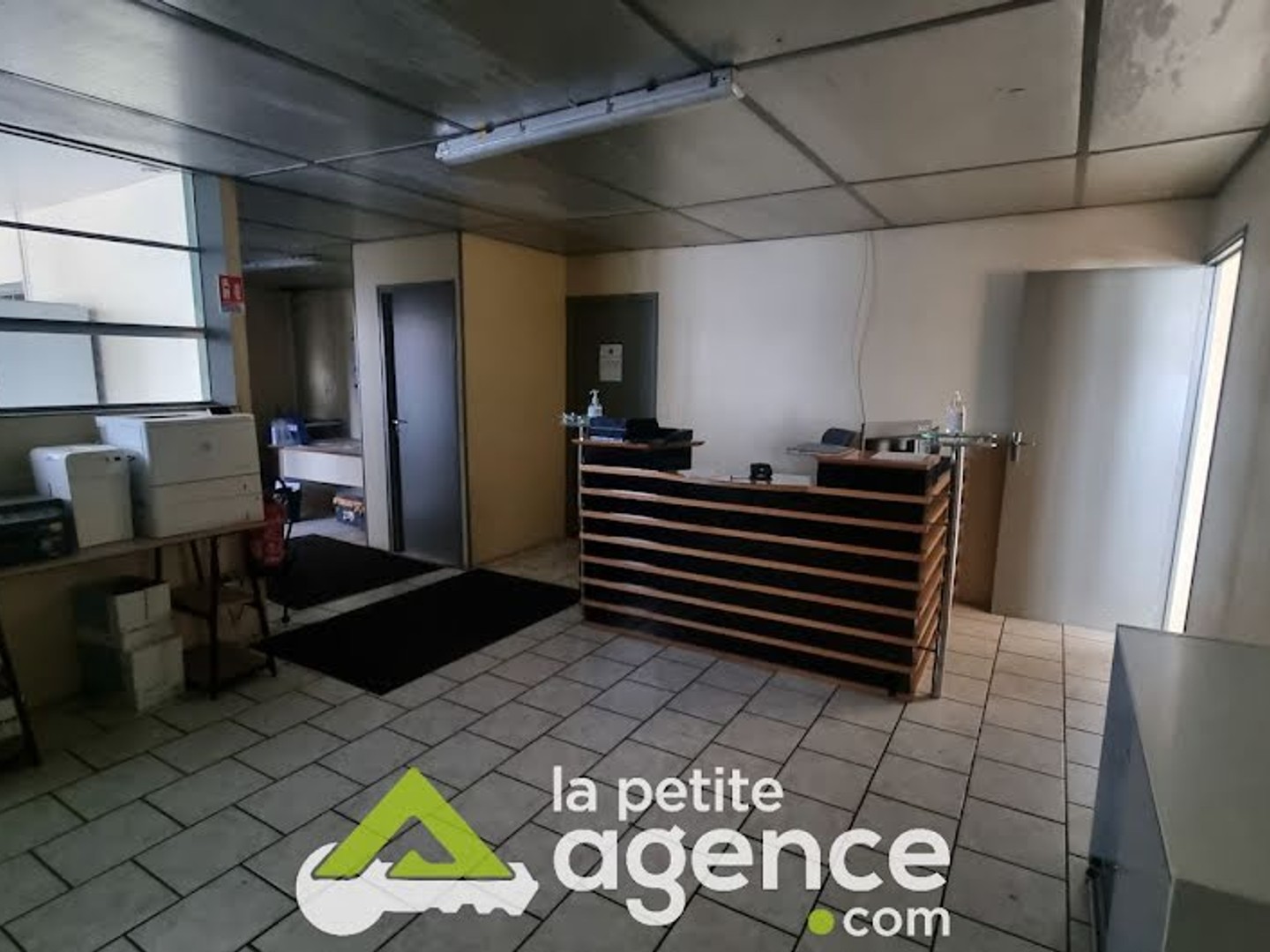 Bureaux à vendre - 1700m2 - Vierzon (18100)
