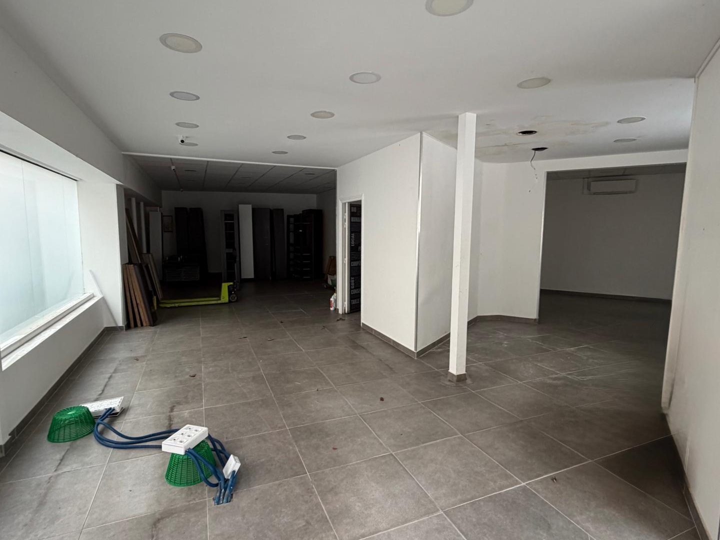 Magasin à vendre - 7 pièces - 195m2 - Le Vésinet (78110)