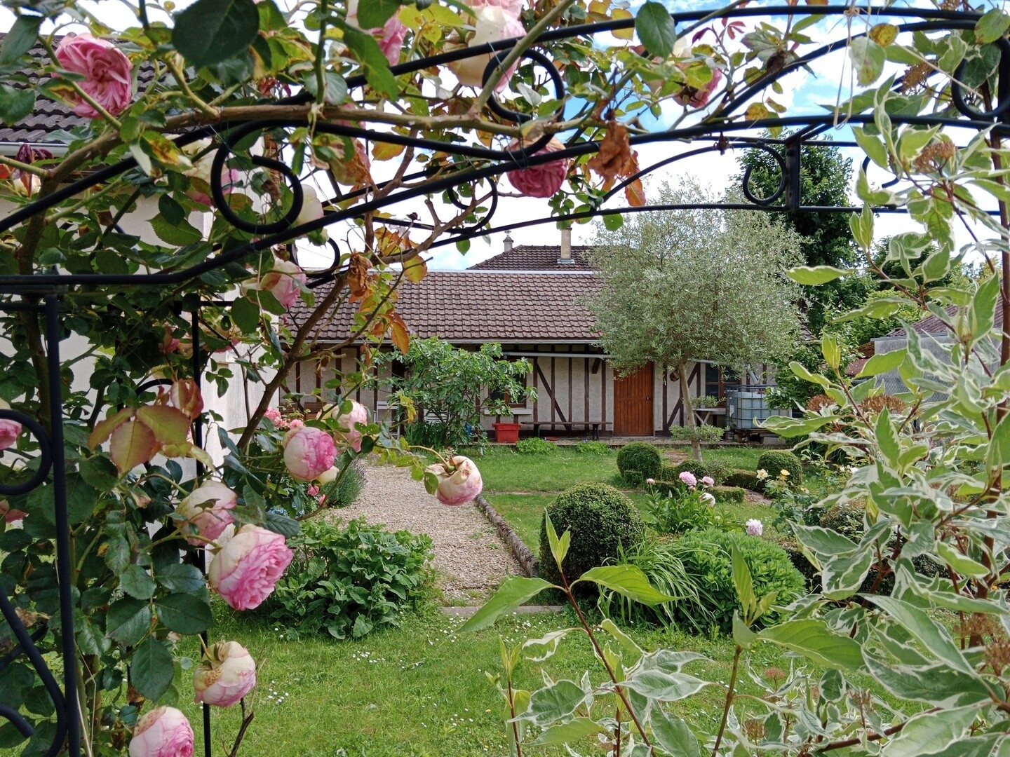 Maison à vendre - 7 pièces - 178m2 - Pont-Sainte-Marie (10150)