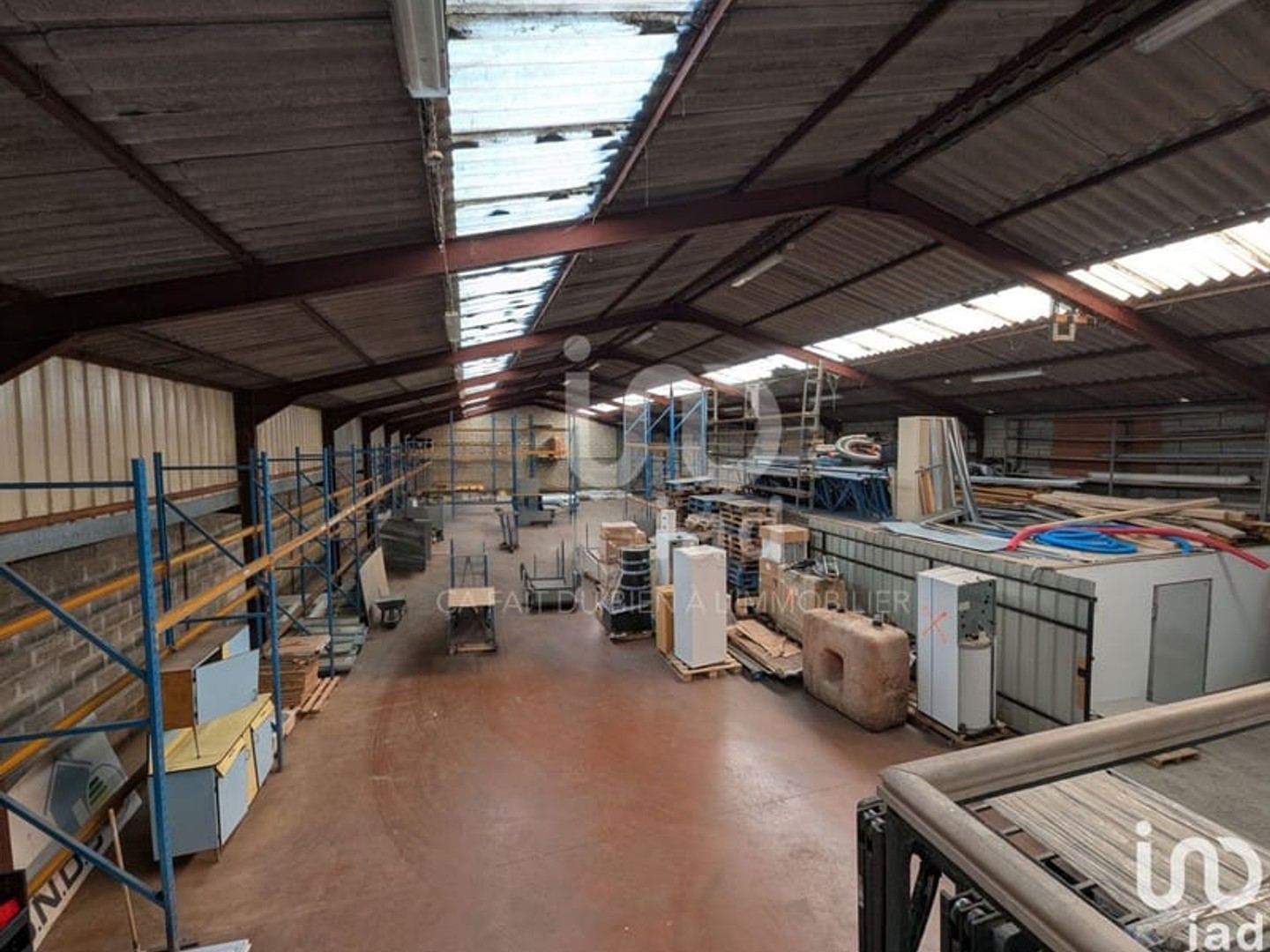 Immeuble commercial 650 m²