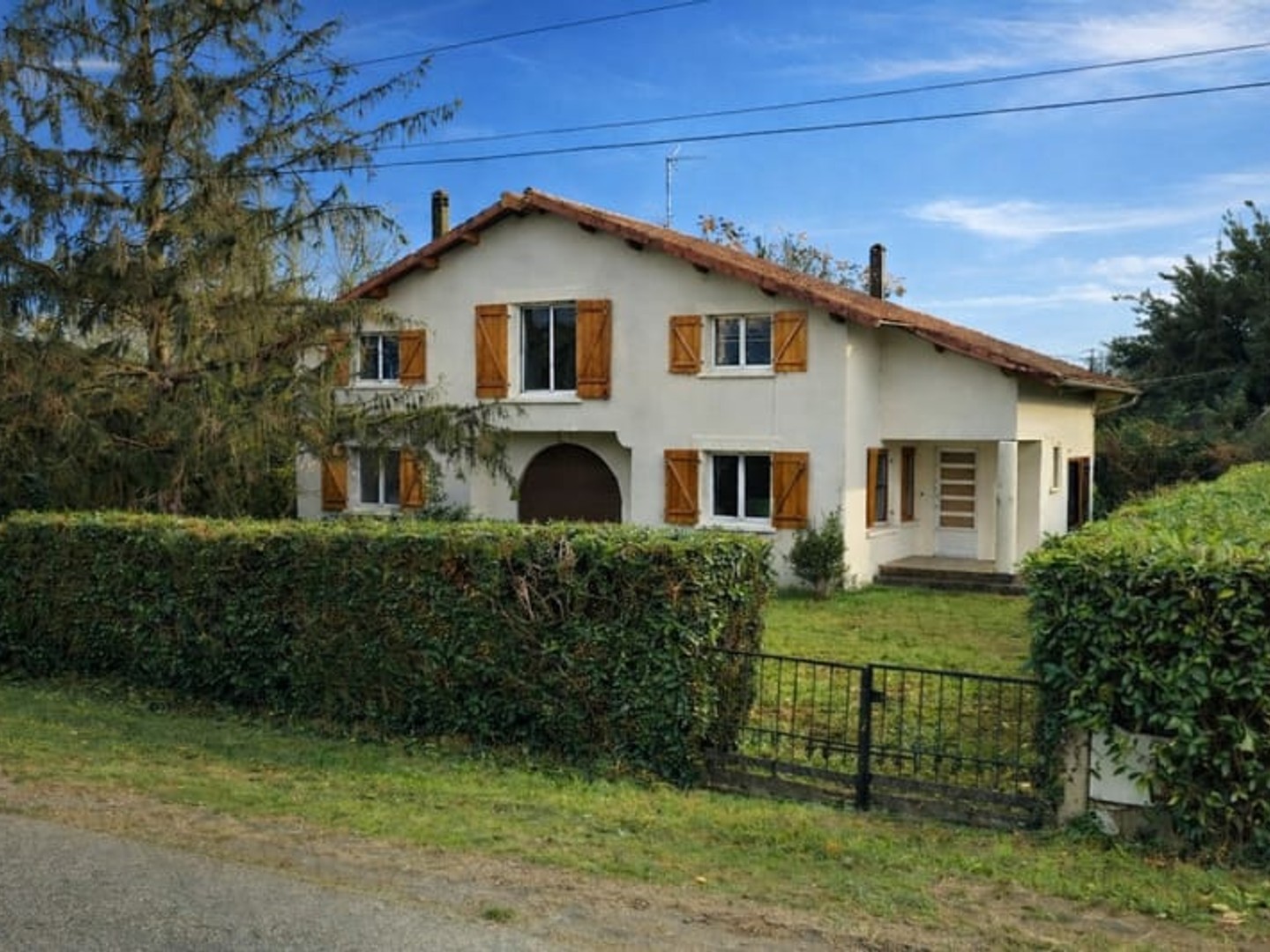 DAX Maison de 140 m2 dans zone commerciale Fort potentiel projet professionnel