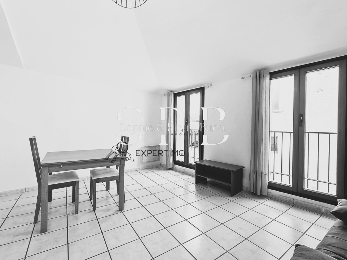 *** BIEN VENDU *** CHARMANT STUDIO CENTRE VILLE
